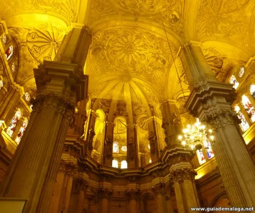 Interior Estilo Gótico de la Catedral de Málaga.
