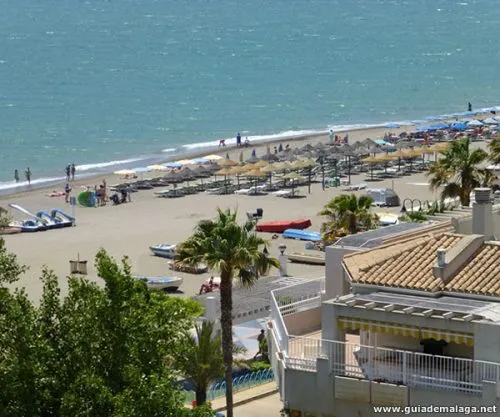 Torremolinos Carihuela, Mar y Playa en Málaga, Costa del Sol, Andalucía, España.
