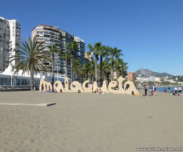 Playa Malagueta, Málaga Capital, Costa del Sol, Andalucía. Playa Malagueta, Málaga Capital, Costa del Sol, Andalucía. Playa Céntrica de la Ciudad de Málaga.