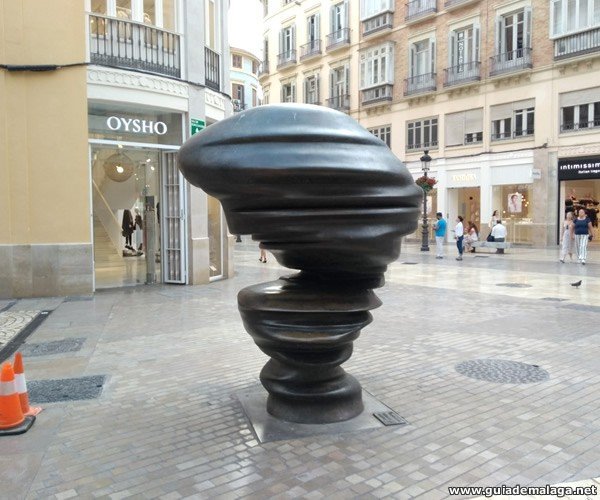 La Escultura Points of view en español Puntos de vista, es una escultura urbana del artista británico Tony Cragg.