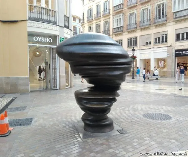 La Escultura Points of view en español Puntos de vista, es una escultura urbana del artista británico Tony Cragg.