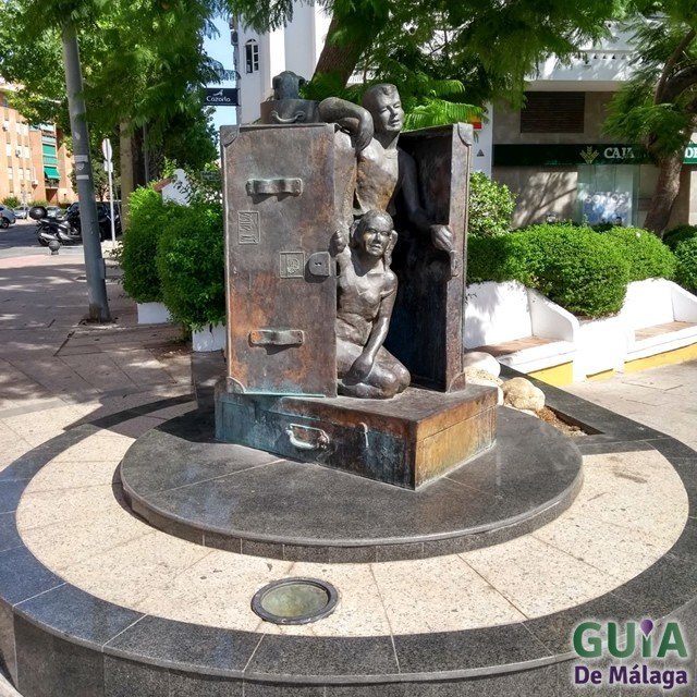 Monumento al Turista en Benalmádena, Málaga, Costa del Sol, Andalucía, España. Monumento al Turista