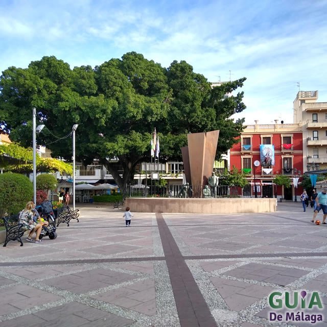 Plaza de la Constitución, centro de Fuengirola, Costa del Sol, Málaga, Andalucía, España