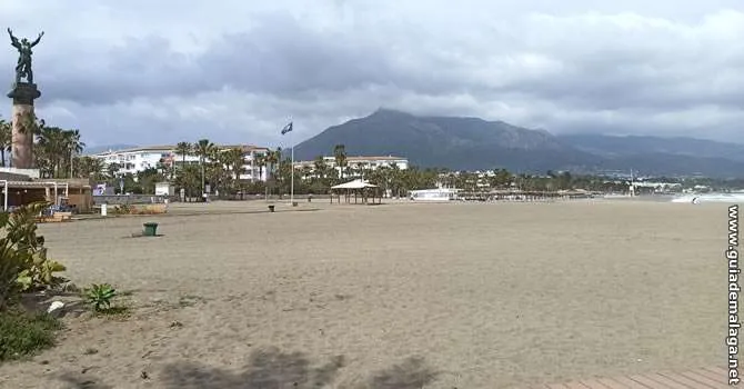 Playa Puerto Banús, Levante