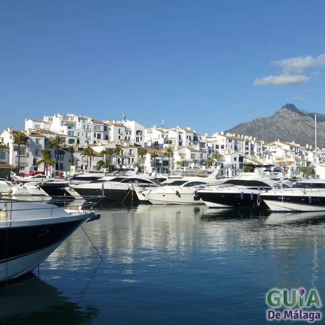Puerto Banús, Marbella. Puerto Deportivo en la Costa del Sol, Andalucía, España.